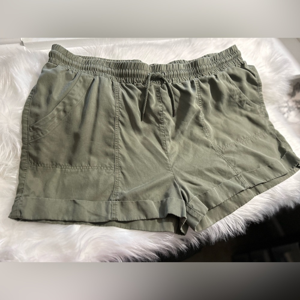 X-Large Universal Thread Sage Green Drawstring Shorts